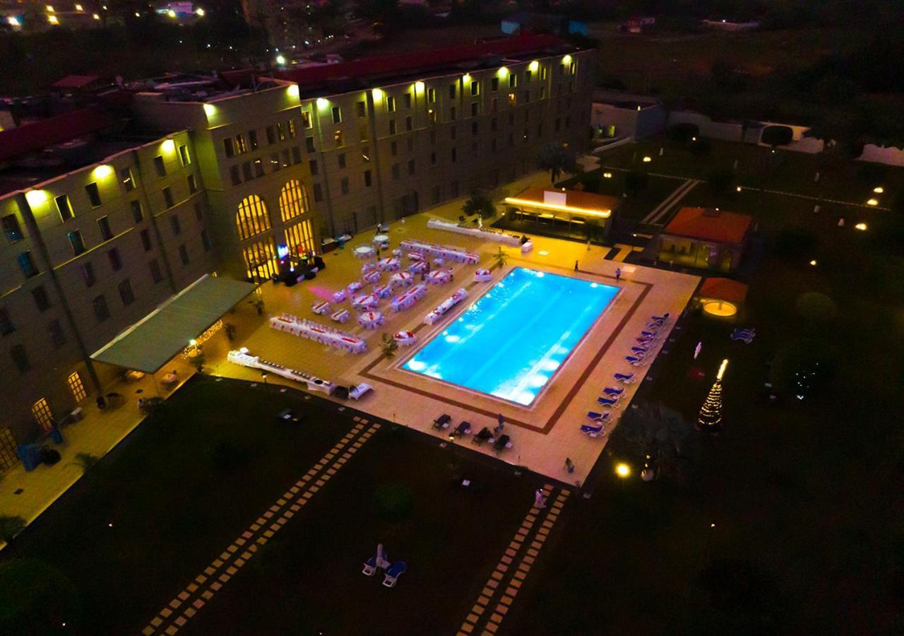 Bisila Palace マラボ エクステリア 写真